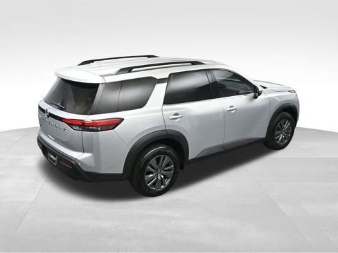 Used 2025 Nissan Pathfinder SV FWD image 39
