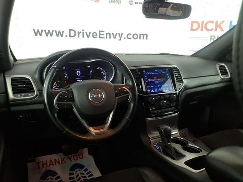 Used 2019 Jeep Grand Cherokee Altitude AWD/4WD image 10