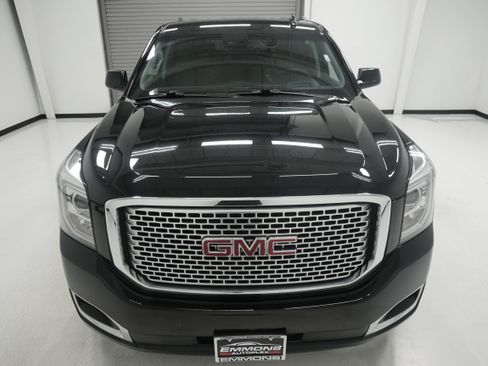 Used 2017 GMC Yukon Denali w/ Open Road Package AWD/4WD image 2