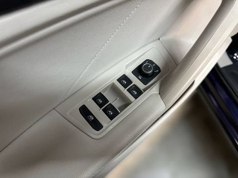 Used 2023 Volkswagen Tiguan SE FWD image 16