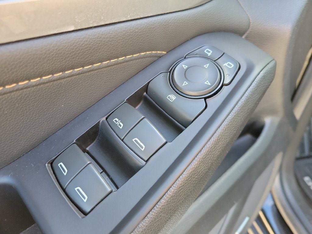 Used 2019 Chevrolet Traverse RS AWD/4WD image 21