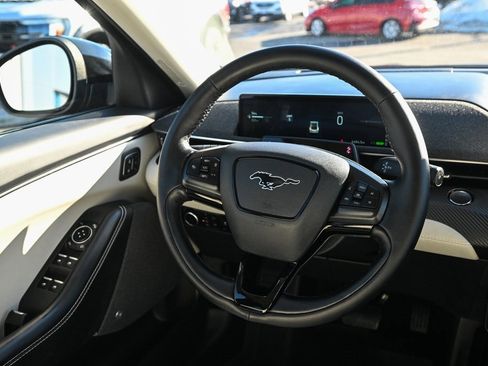 Certified 2025 Ford Mustang Mach-E Premium image 31