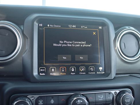 Used 2019 Jeep Wrangler Unlimited Sahara AWD/4WD image 24