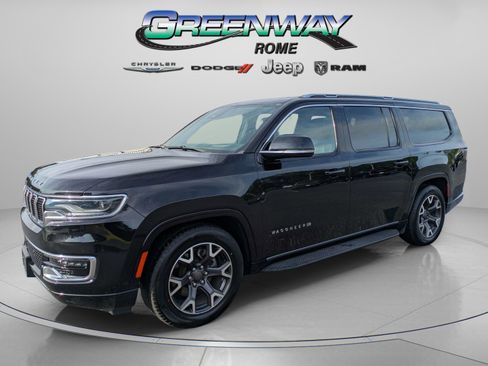 Used 2024 Jeep Wagoneer L Series III w/ Flexible Seating Group AWD/4WD image 4