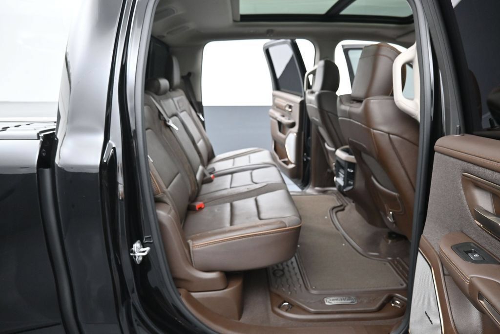 Used 2025 RAM 1500 Limited AWD/4WD image 36