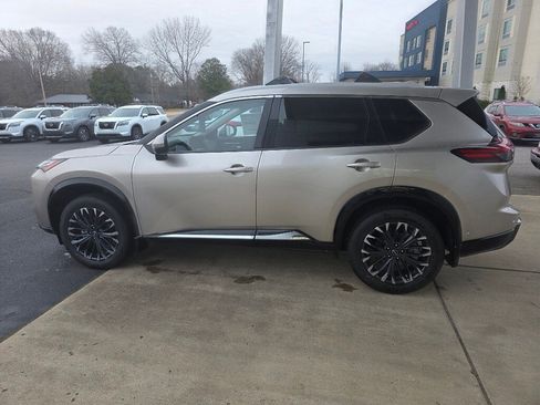 New 2026 Nissan Rogue Platinum image 6