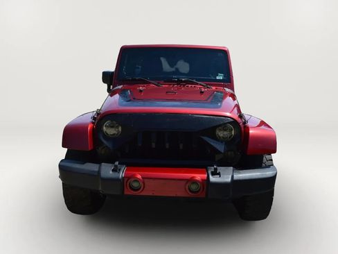 Used 2012 Jeep Wrangler Unlimited Sahara AWD/4WD image 2