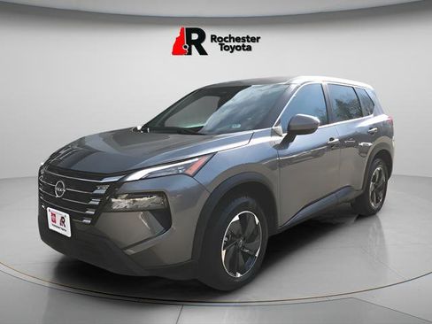 Used 2024 Nissan Rogue SV image 11