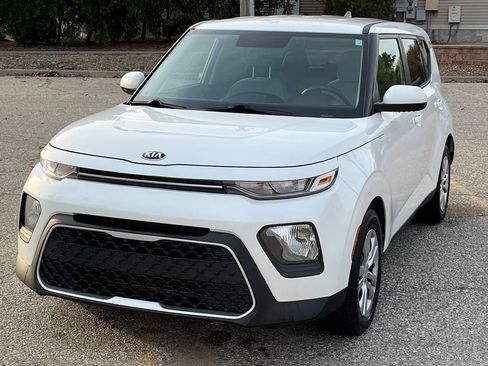 Used 2020 Kia Soul LX FWD image 4