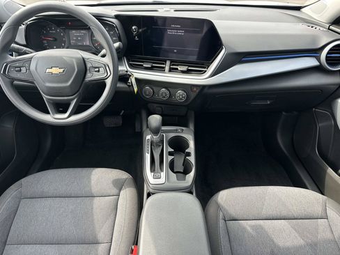 Certified 2024 Chevrolet Trax LS w/ LS Convenience Package FWD image 12