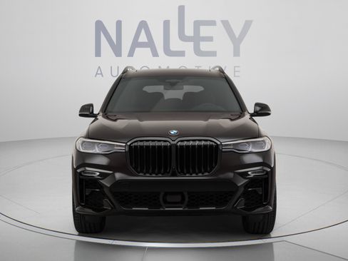 Used 2022 BMW X7 M50i w/ Dynamic Handling Package AWD/4WD image 7