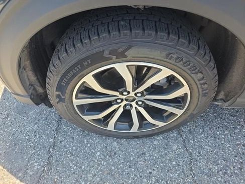 Used 2023 Ford Explorer ST AWD/4WD image 16
