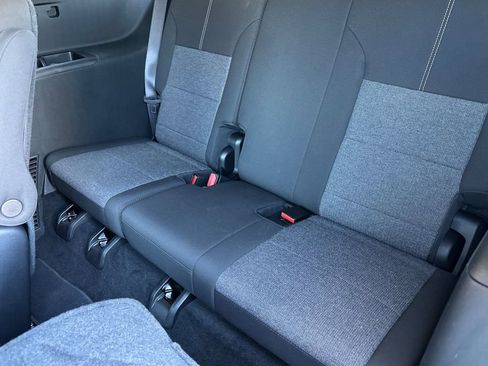 Used 2025 GMC Acadia Elevation image 15