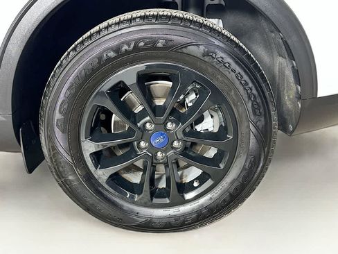 Certified 2020 Ford Escape SE image 8