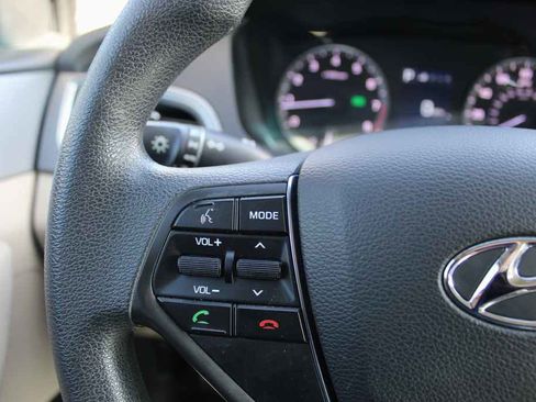 Used 2017 Hyundai Sonata SE image 15