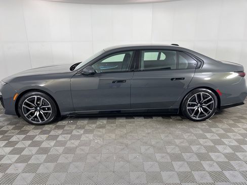 Used 2026 BMW i7 xDrive60 image 12