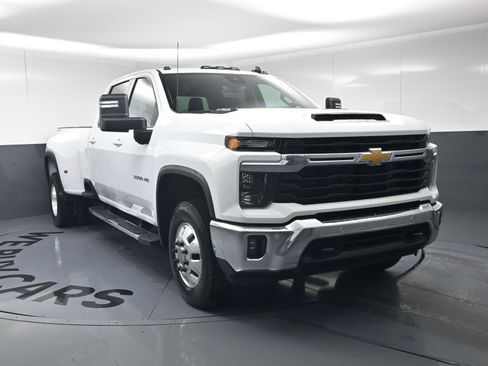 New 2026 Chevrolet Silverado 3500 LT w/ All Star Edition AWD/4WD image 3