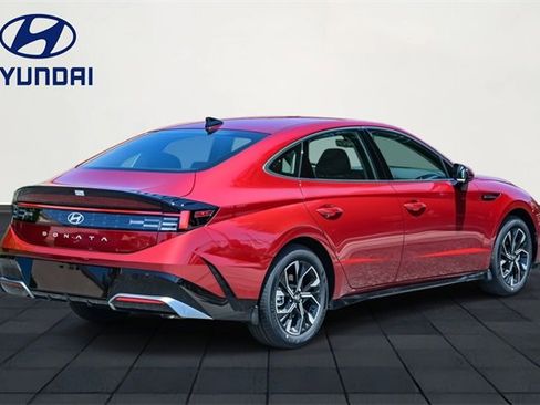 New 2025 Hyundai Sonata SEL image 3