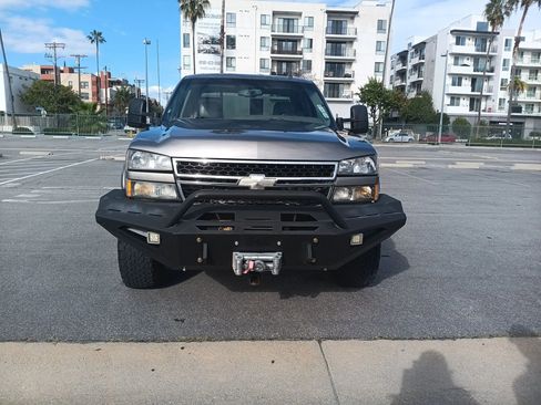 Used 2006 Chevrolet Silverado 3500 LT w/ Heavy-Duty Power Package image 2