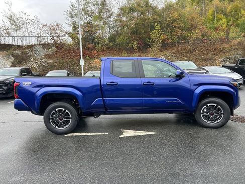 New 2025 Toyota Tacoma TRD Sport image 6
