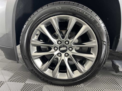 Used 2020 Cadillac Escalade ESV Premium Luxury w/ Escalade Sport Edition RWD image 18