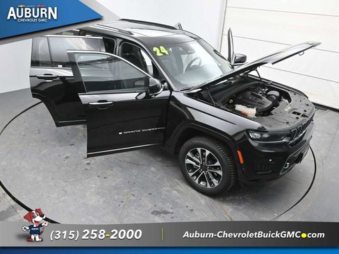 Used 2024 Jeep Grand Cherokee L Overland w/ Trailer Tow Package image 32
