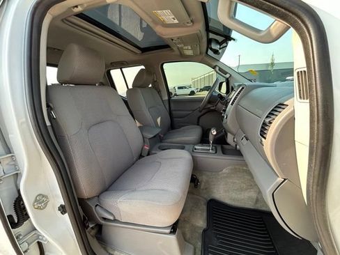 Used 2017 Nissan Frontier SV w/ SV Value Truck Package AWD/4WD image 29