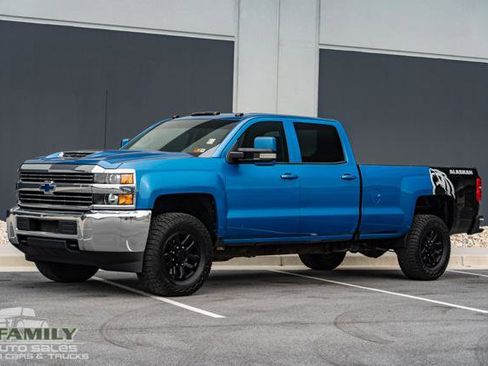 Used 2018 Chevrolet Silverado 3500 W/T image 2