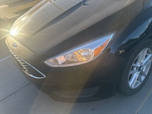 Used 2016 Ford Focus SE image 3