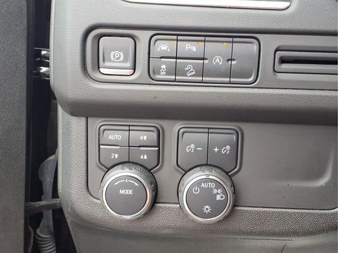 Used 2024 Chevrolet Tahoe Premier AWD/4WD image 15