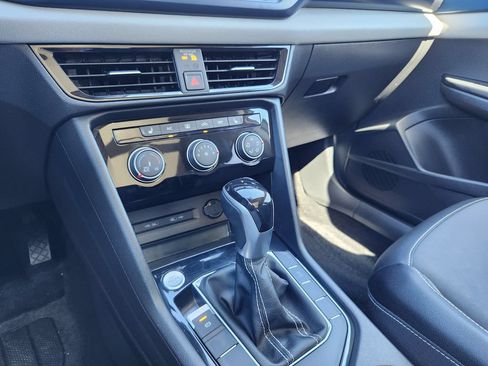 Certified 2023 Volkswagen Taos SE w/ Panoramic Sunroof Package AWD/4WD image 15