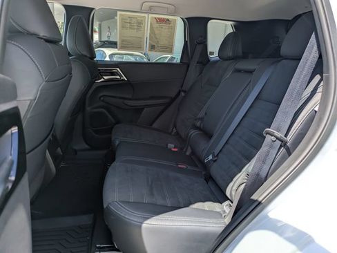 Used 2024 Mitsubishi Outlander SE FWD image 15