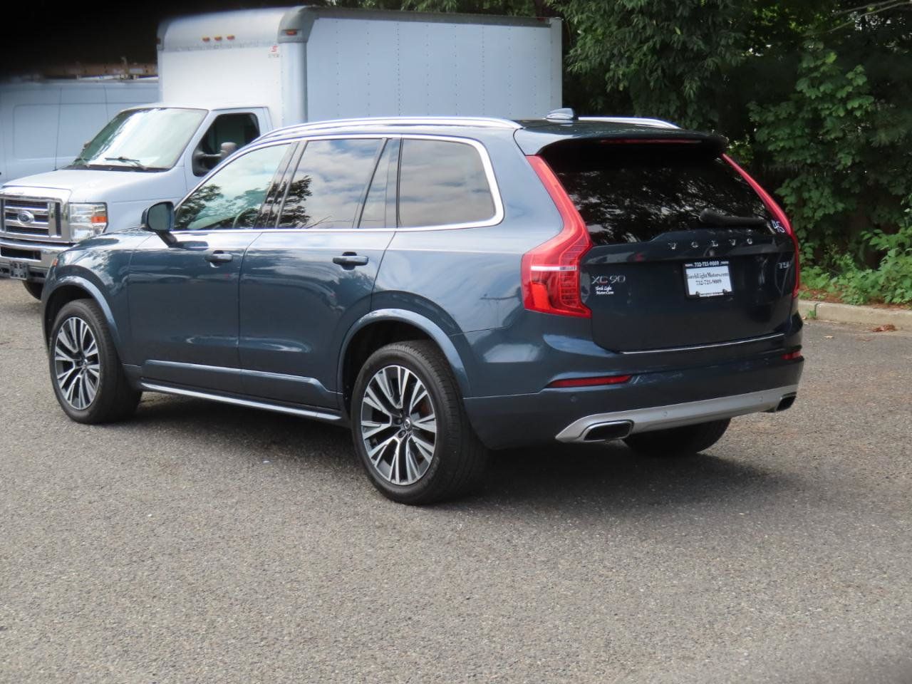 Used 2021 Volvo XC90 T5 Momentum w/ Climate Package AWD/4WD image 4