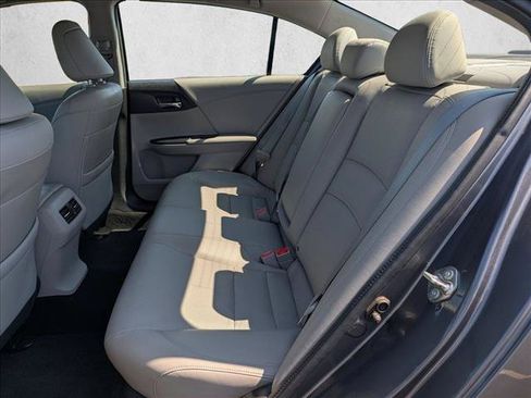 Used 2017 Honda Accord EX-L image 18