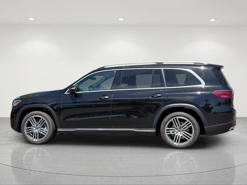 Used 2024 Mercedes-Benz GLS 450 4MATIC image 2