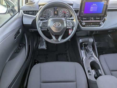 Used 2025 Toyota Corolla LE image 12