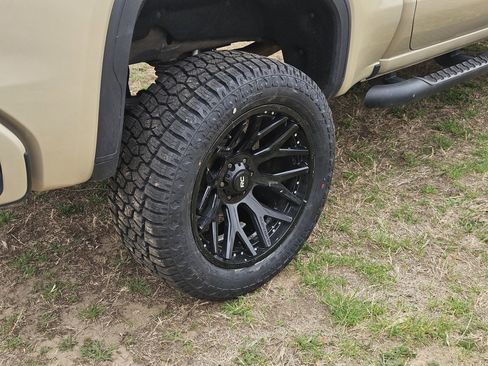 Used 2022 GMC Sierra 1500 Elevation w/ X31 Off-Road Package image 10