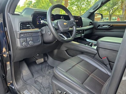 Used 2026 Chevrolet Tahoe High Country AWD/4WD image 11