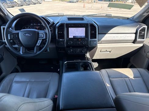 Used 2020 Ford F250 XLT w/ XLT Premium Package image 5