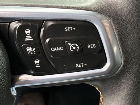 Used 2024 Jeep Wrangler Unlimited Sahara w/ Technology Group AWD/4WD image 15