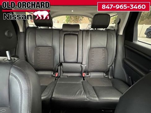 Used 2017 Land Rover Discovery Sport SE AWD/4WD image 10