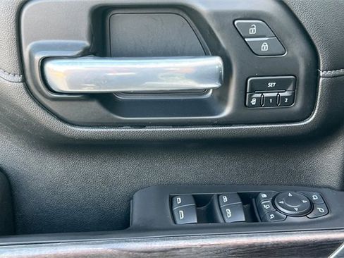 Used 2021 Chevrolet Silverado 2500 LTZ w/ LTZ Premium Package image 12