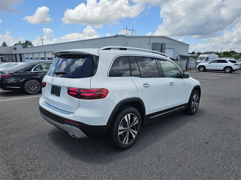 Used 2025 Mercedes-Benz GLB 250 image 7