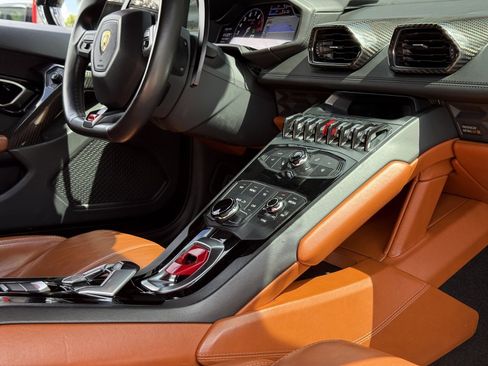 Used 2016 Lamborghini Huracan LP 610-4 image 20