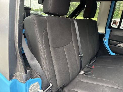 Used 2018 Jeep Wrangler Unlimited Sport S AWD/4WD image 11