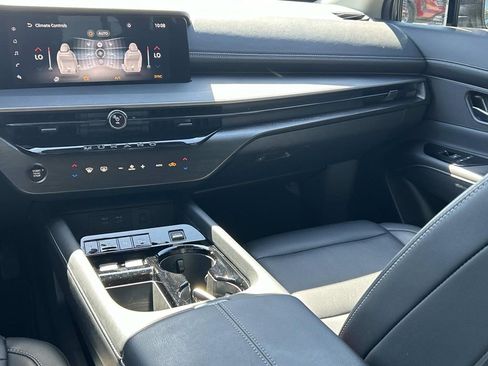 Certified 2025 Nissan Murano SV AWD/4WD image 25