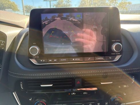 Used 2021 Nissan Rogue SL image 39