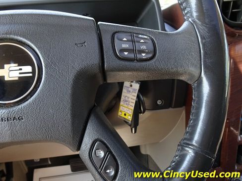 Used 2004 HUMMER H2 w/ Preferred Equipment Group AWD/4WD image 25