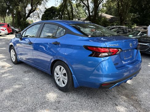 Used 2021 Nissan Versa S FWD image 3