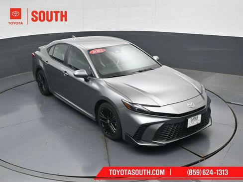 Used 2025 Toyota Camry SE FWD image 47